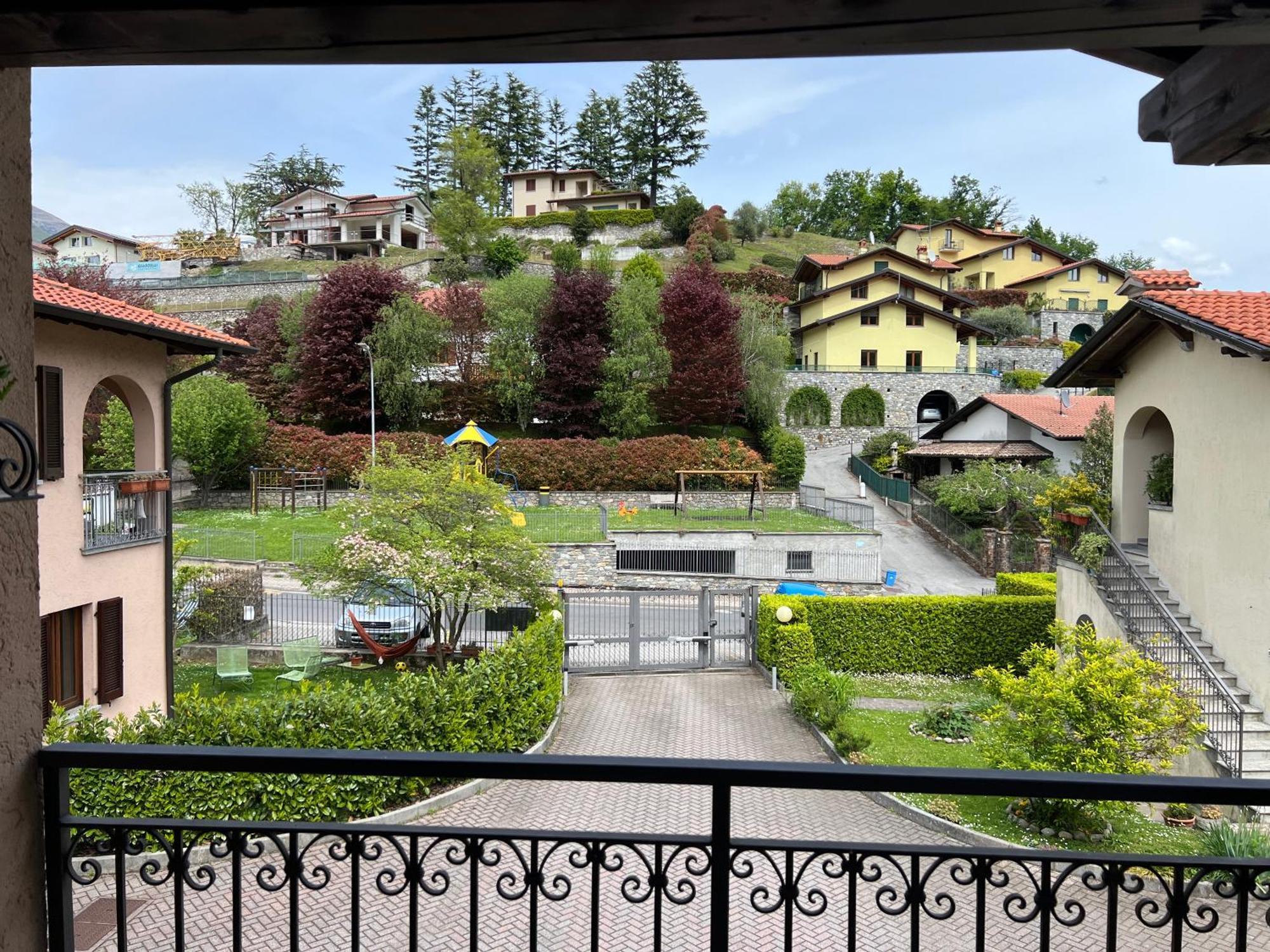 L'Acero Rosso - Giardino E Box Auto Privato Villa Menaggio Bagian luar foto