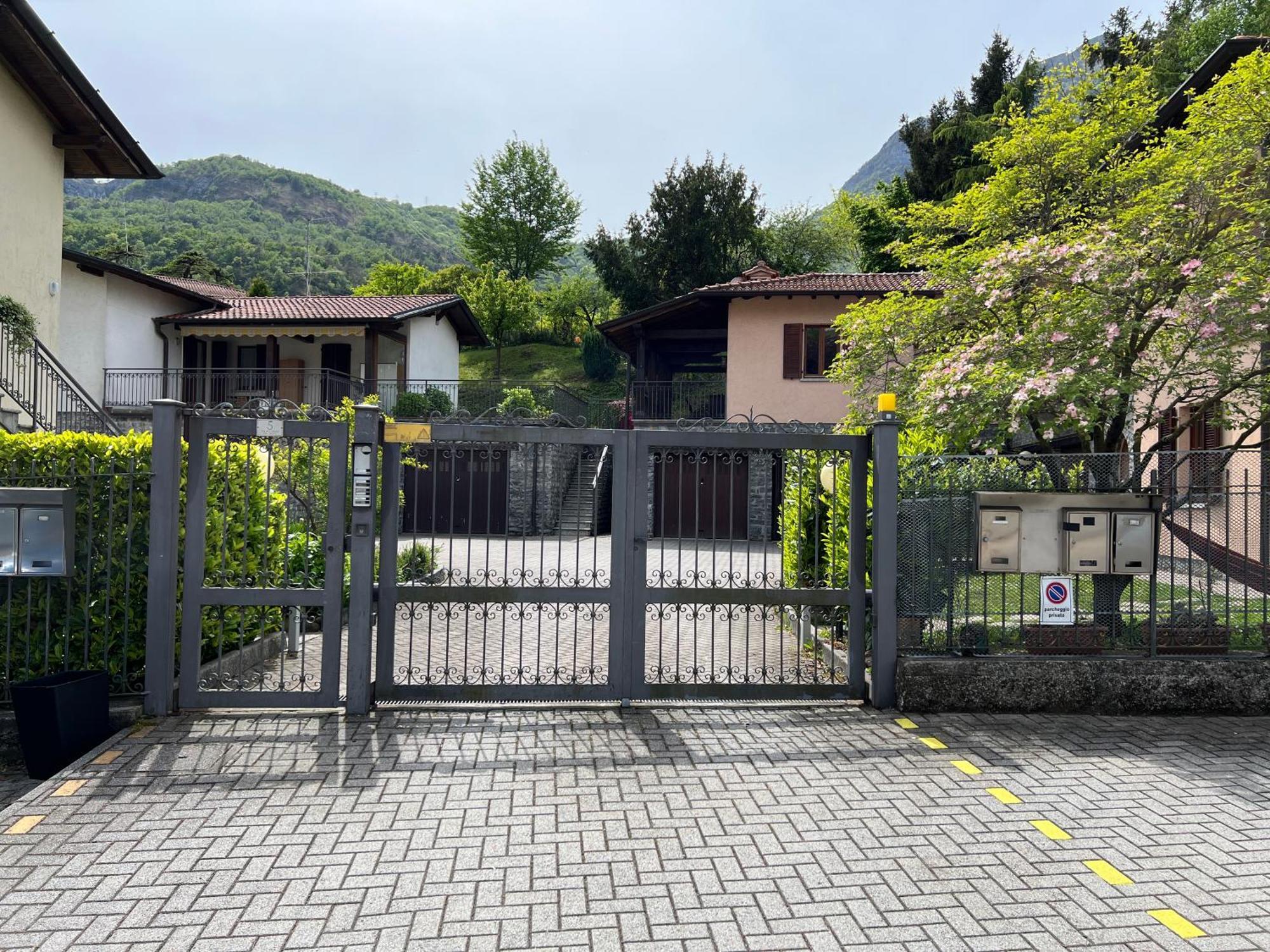 L'Acero Rosso - Giardino Privato E Box Auto Villa Menaggio Bagian luar foto