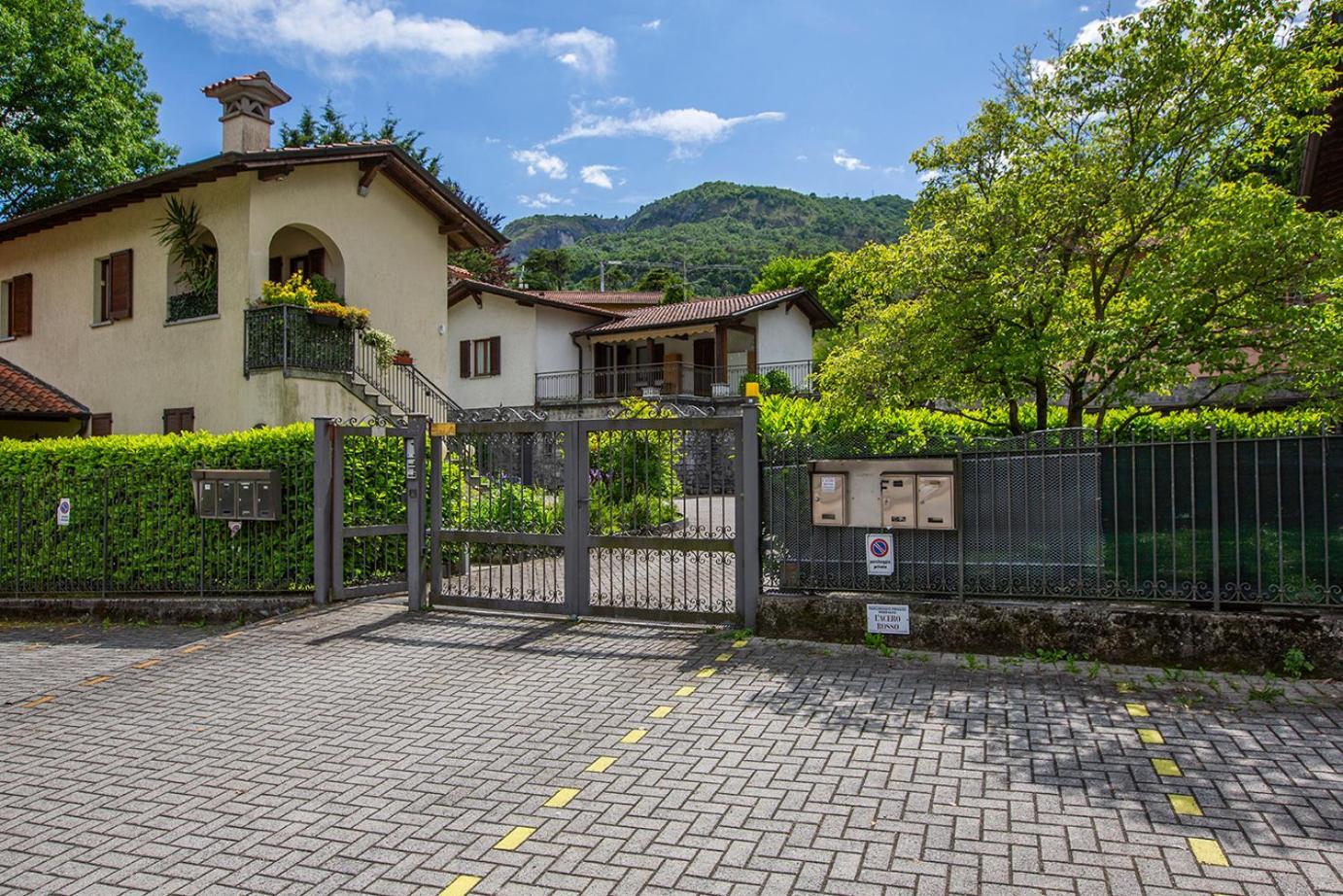 L'Acero Rosso - Giardino Privato E Box Auto Villa Menaggio Bagian luar foto