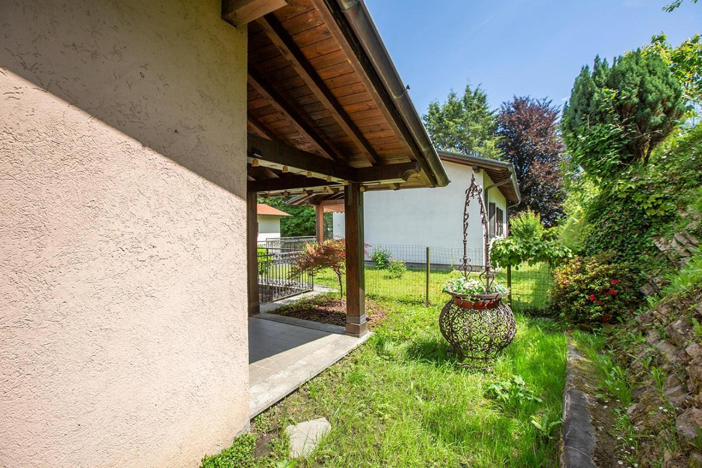 L'Acero Rosso - Giardino Privato E Box Auto Villa Menaggio Bagian luar foto