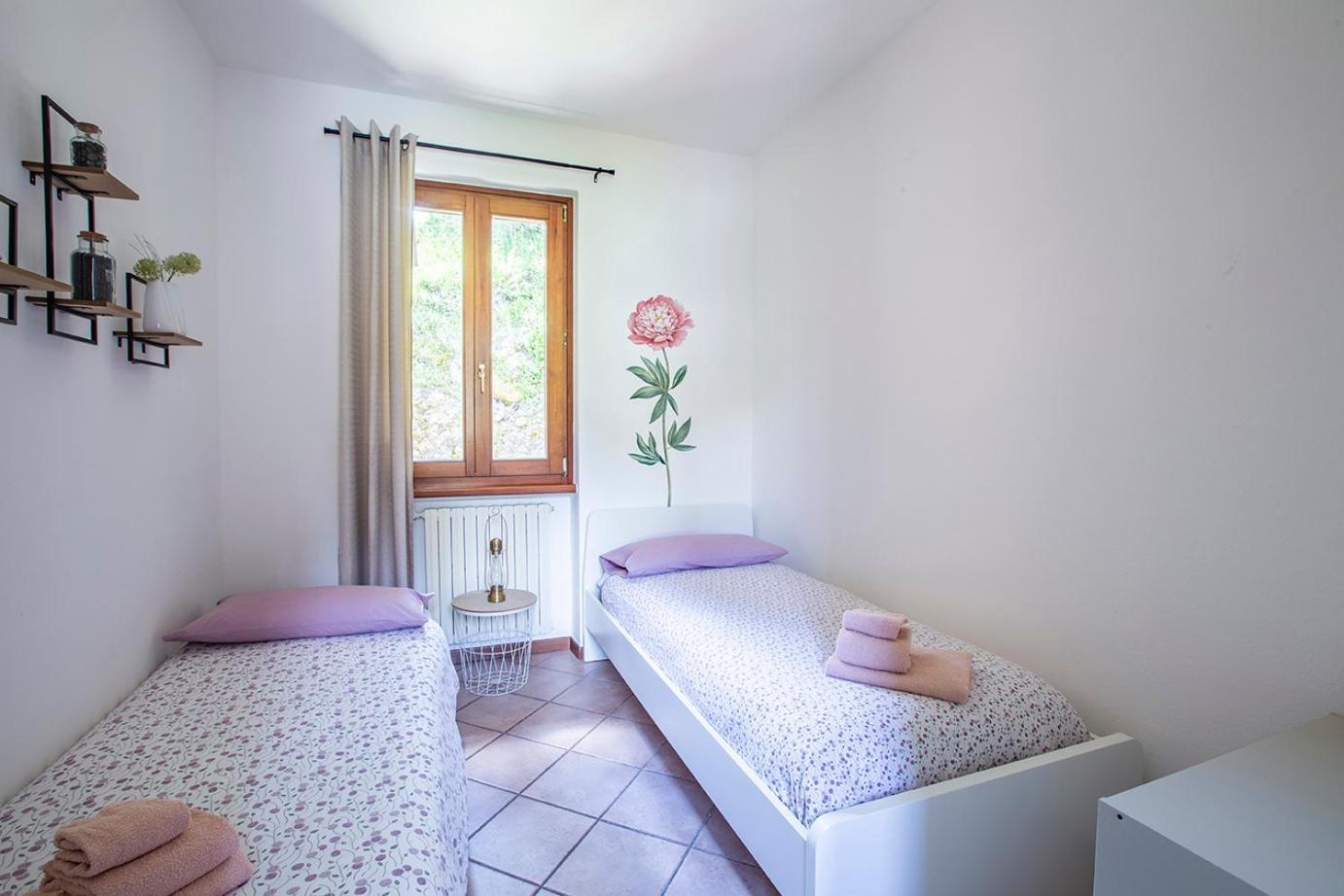 L'Acero Rosso - Giardino Privato E Box Auto Villa Menaggio Bagian luar foto